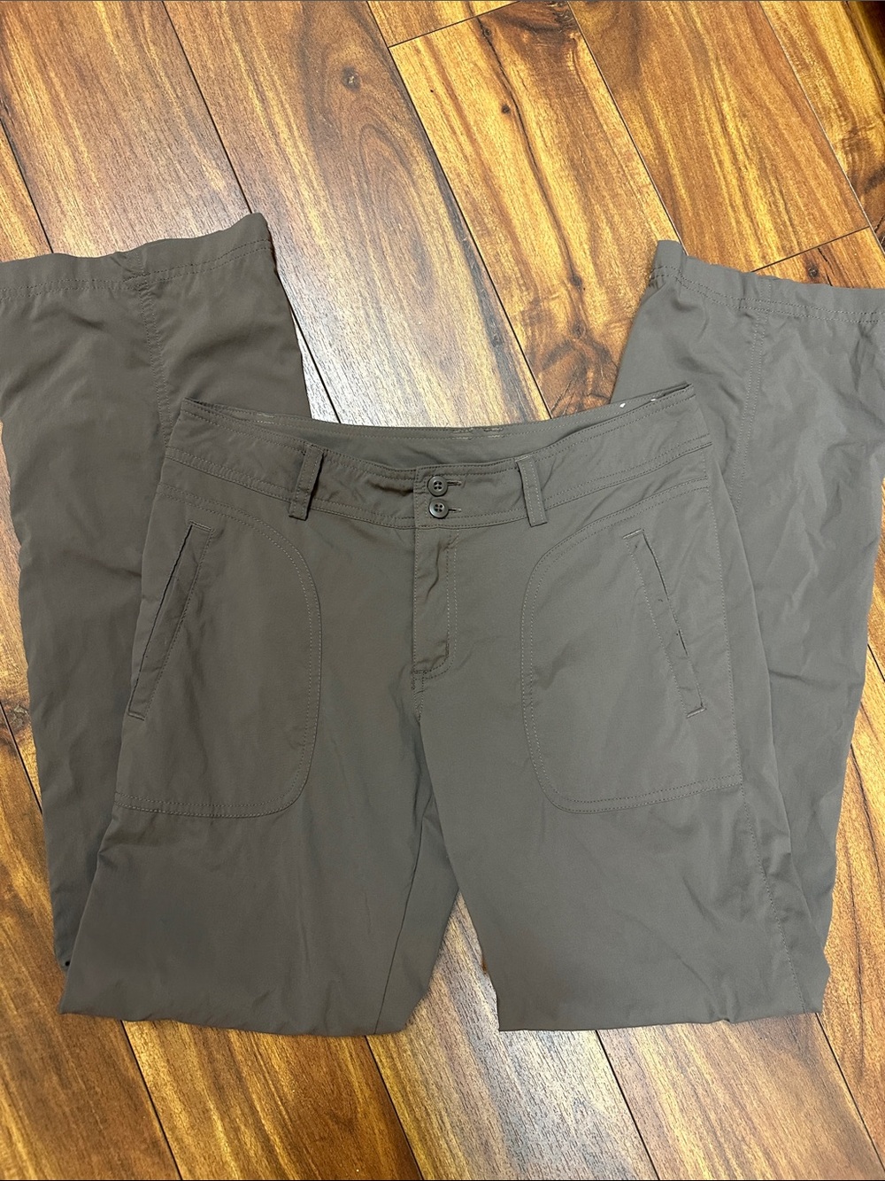 Patagonia women’s Brown Straight-Leg Chinos size 4
